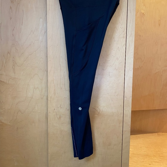 Lululemon tights - Picture 5 of 5